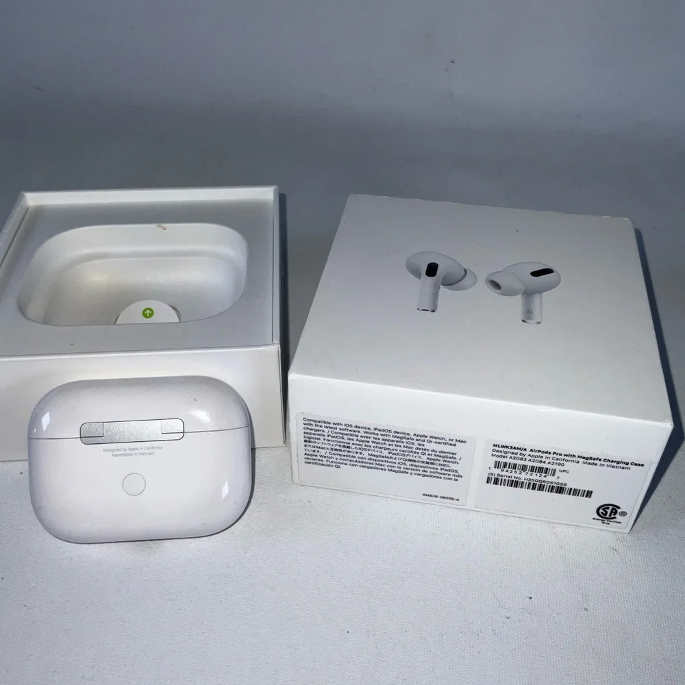 AirPods Pro ( 1st Gen ) With Magsafe charging case-Model A2190 *USED”